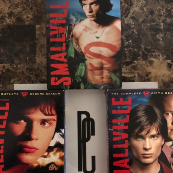 Smallville DVD Collection - Picture 2 of 3